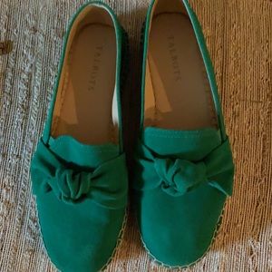 Size 7 Kelly green shoes